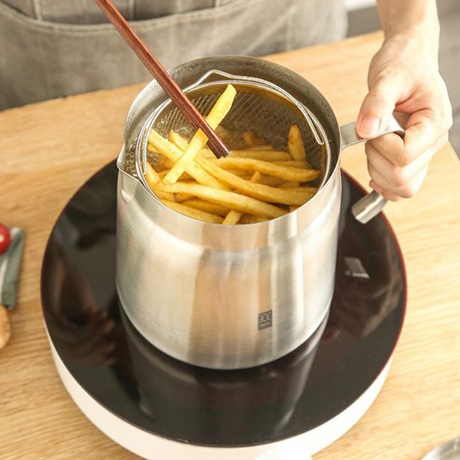 Upgrade Your Kitchen with the 2-in-1 Oil Strainer Pot