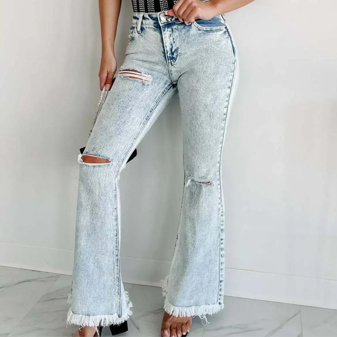 Lena - Flared jeans with rips