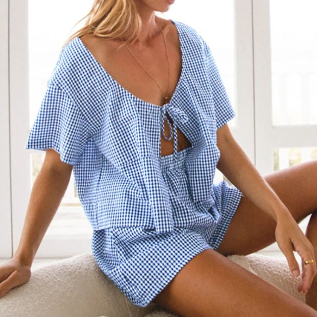 Harper - Gingham romper with keyhole neckline and bow detail