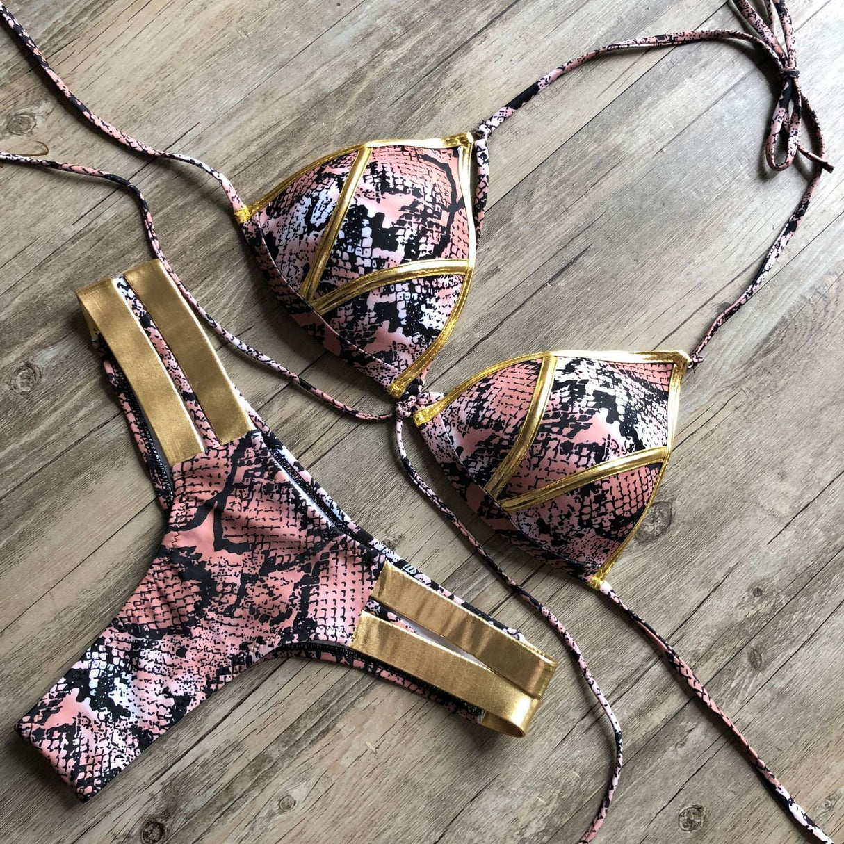 Stylish bikini with bronze sides Terese