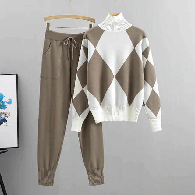 Mavilde elegant set soft sweater + long trousers