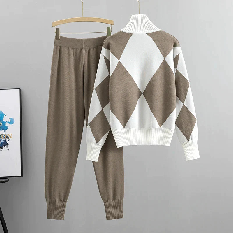 Mavilde elegant set soft sweater + long trousers