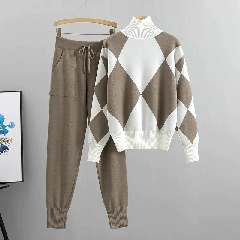 Mavilde elegant set soft sweater + long trousers