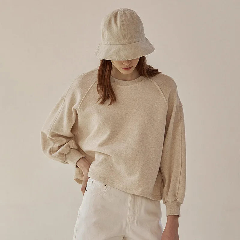 Mira - Classic crewneck sweatshirt with balloon sleeves