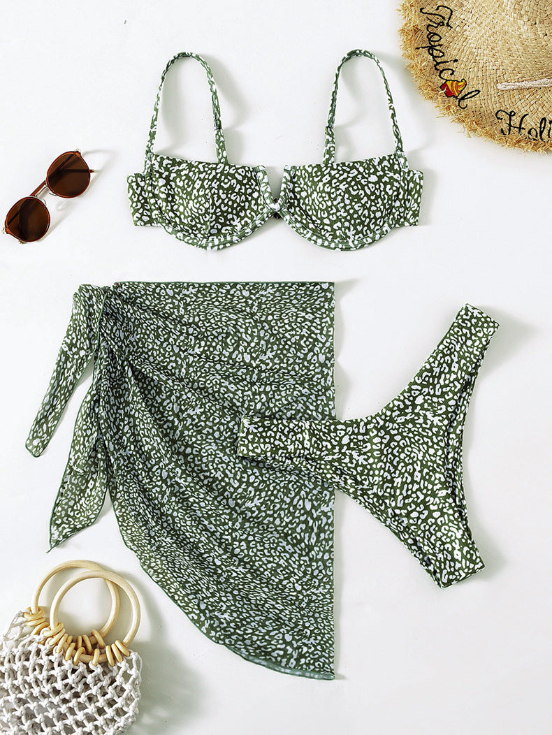 Three-piece beach bikini with floral pattern Winry