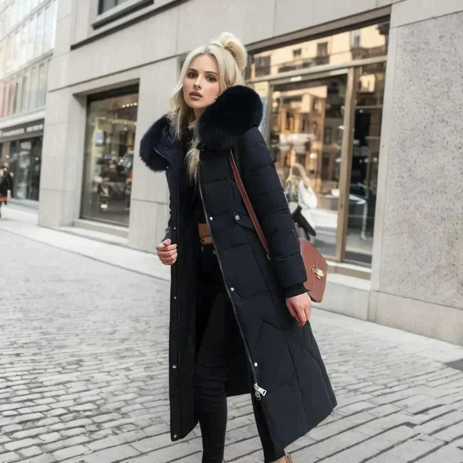 Stylish Italian coat with faux fur