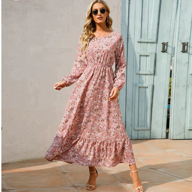 Petra - Fashionable floral dress with round neckline