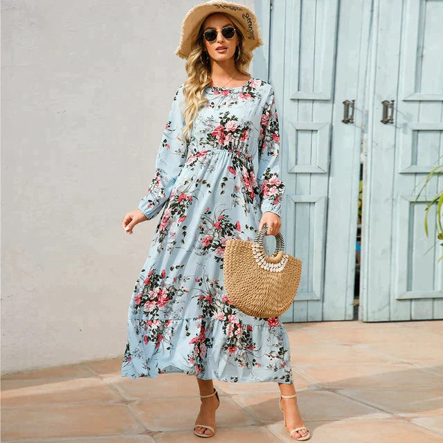 Petra - Fashionable floral dress with round neckline