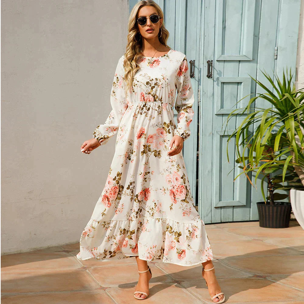 Petra - Fashionable floral dress with round neckline