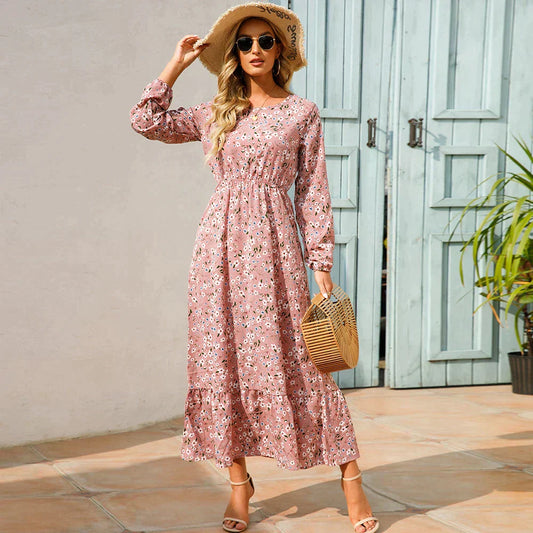 Petra - Fashionable floral dress with round neckline