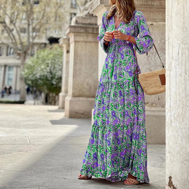 Amara - Bohemian maxi dress with paisley pattern