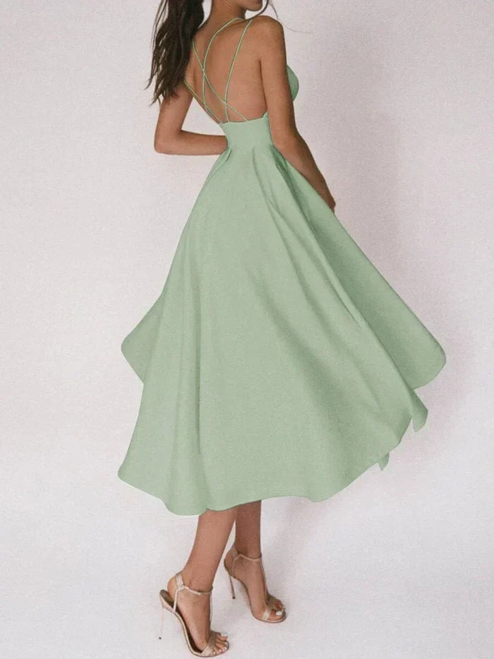 Audrey elegant dress with V-neckline and straps