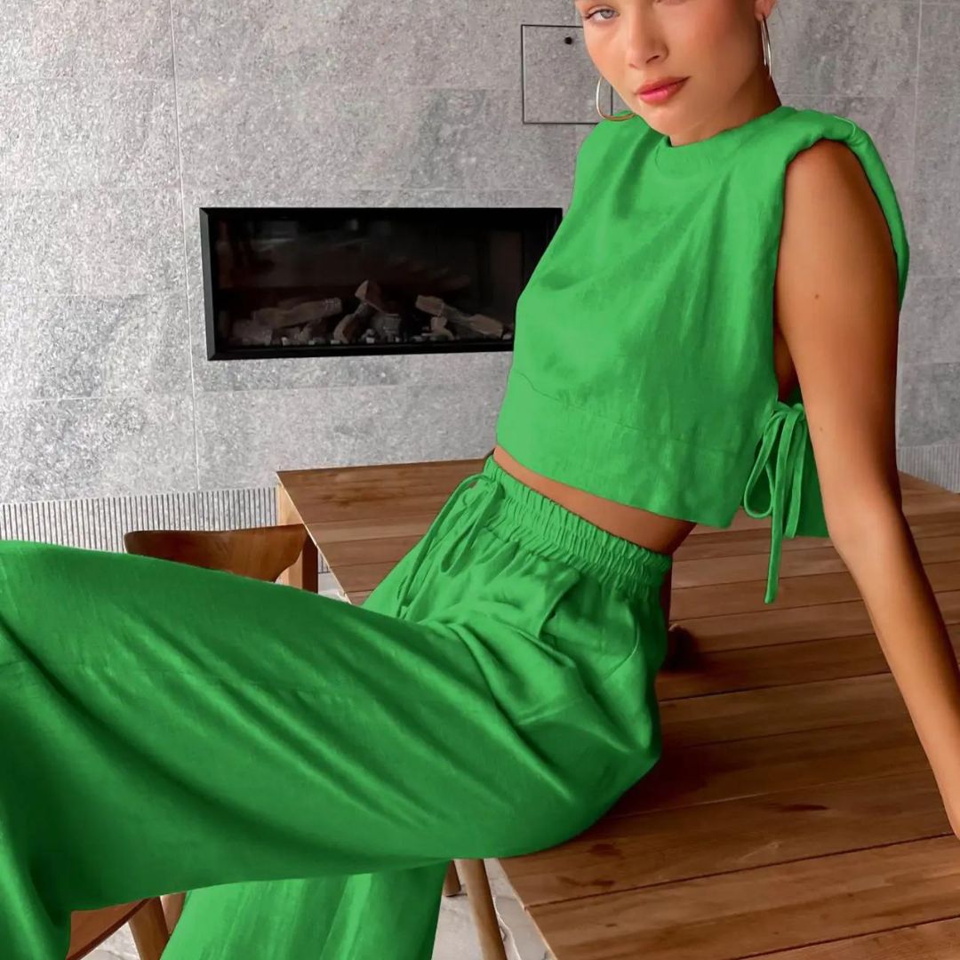 Jackie - Two-piece set with sleeveless top and wide trousers