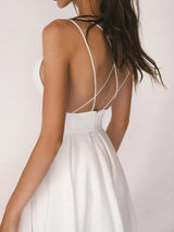 Audrey elegant dress with V-neckline and straps