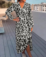 Lisandra | V-neck dress