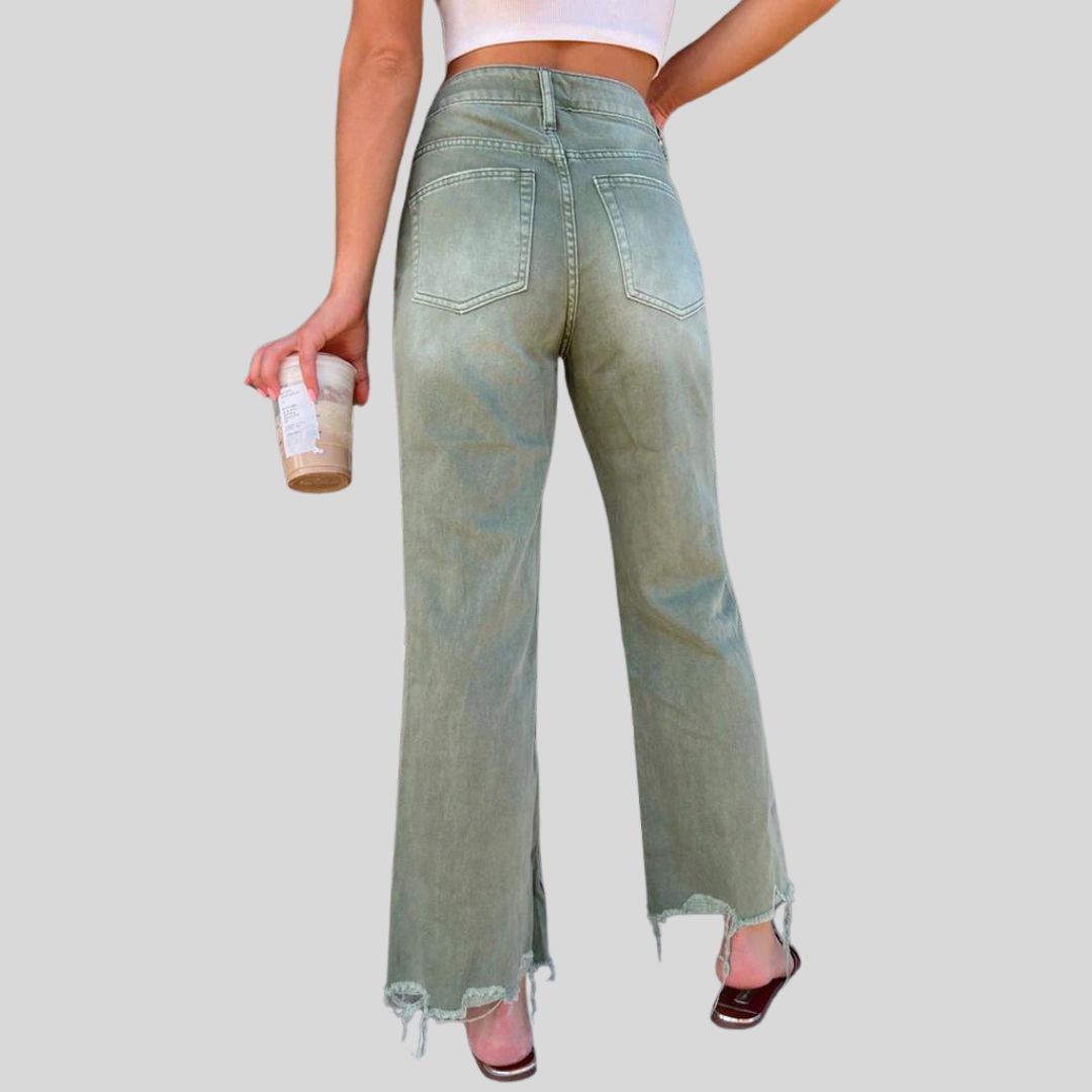 Riley - Flared jeans with distressed knees