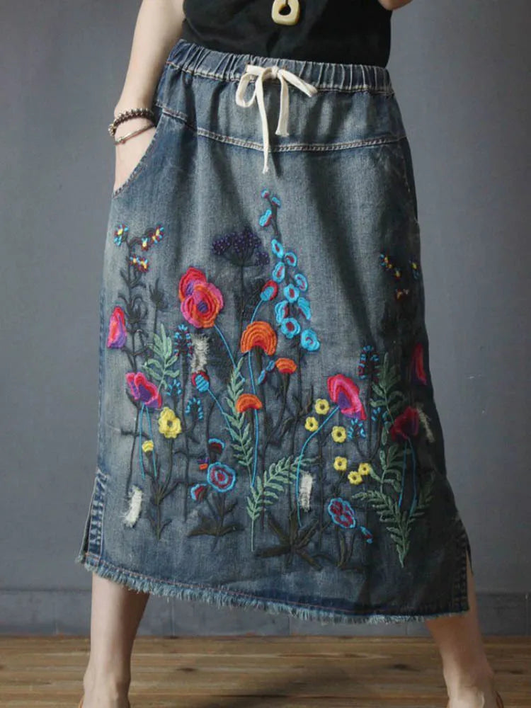 Elegant denim skirt with letter print and irregular hemline