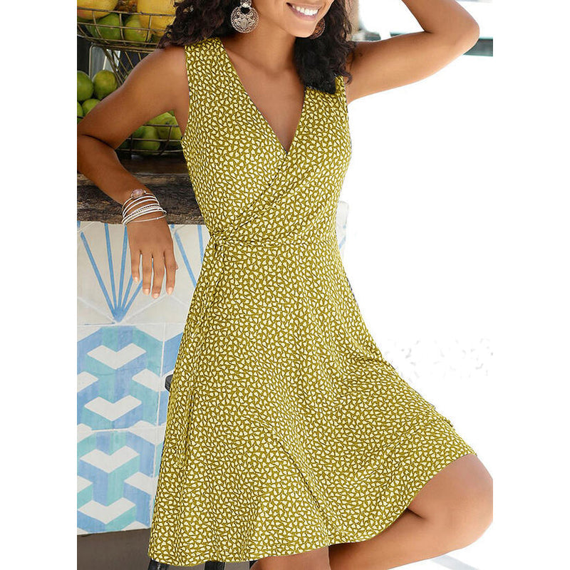 Sheryl - The modern casual dress with polka dots for summer 2023