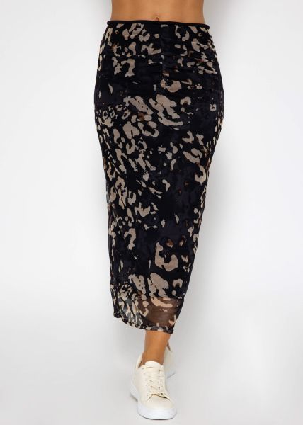 Elegant long skirt in black