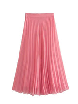 Elegant summer skirt in vintage style
