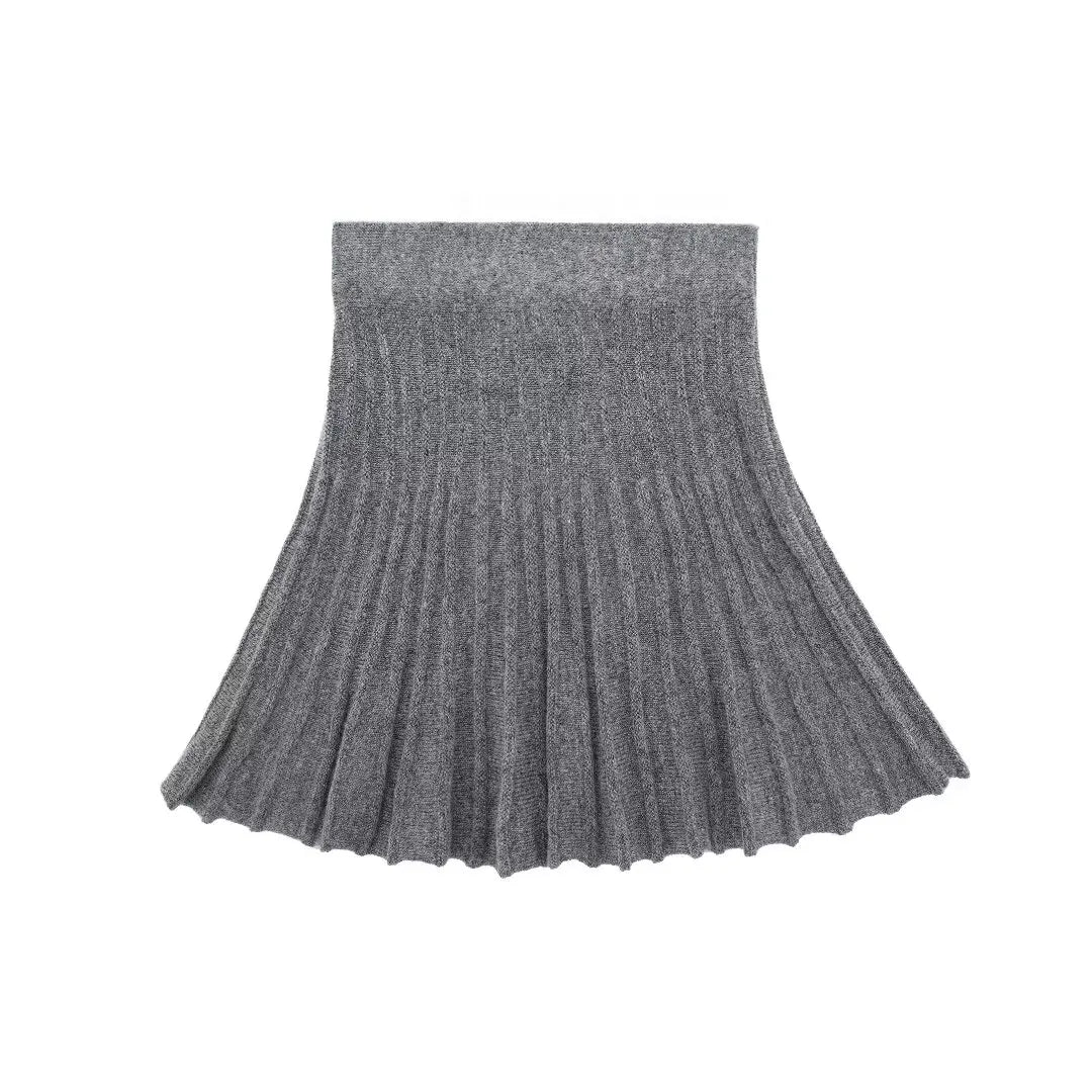 Sophia - Ribbed turtleneck jumper with crop cut and pleated skirt set