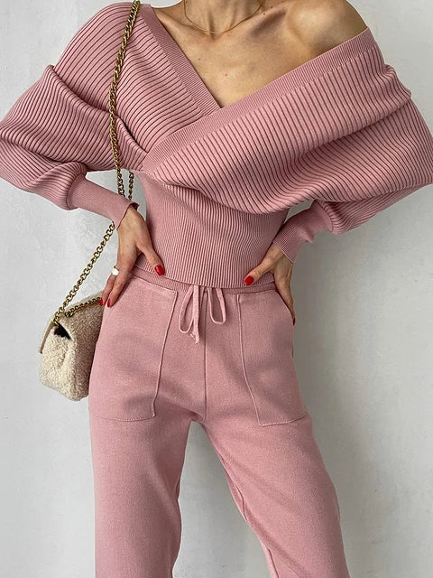 Sexy two-piece off-the-shoulder knitted suit