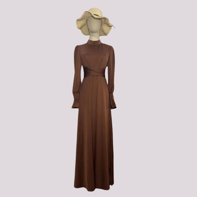 Seraphina - Chic dress with turtleneck and tapered waist