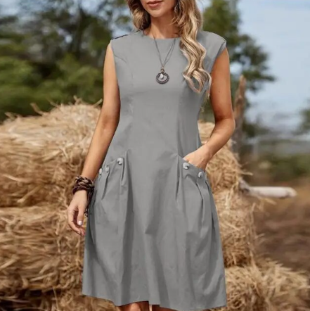 Peggy - Contrasting dress with double pockets and buttons