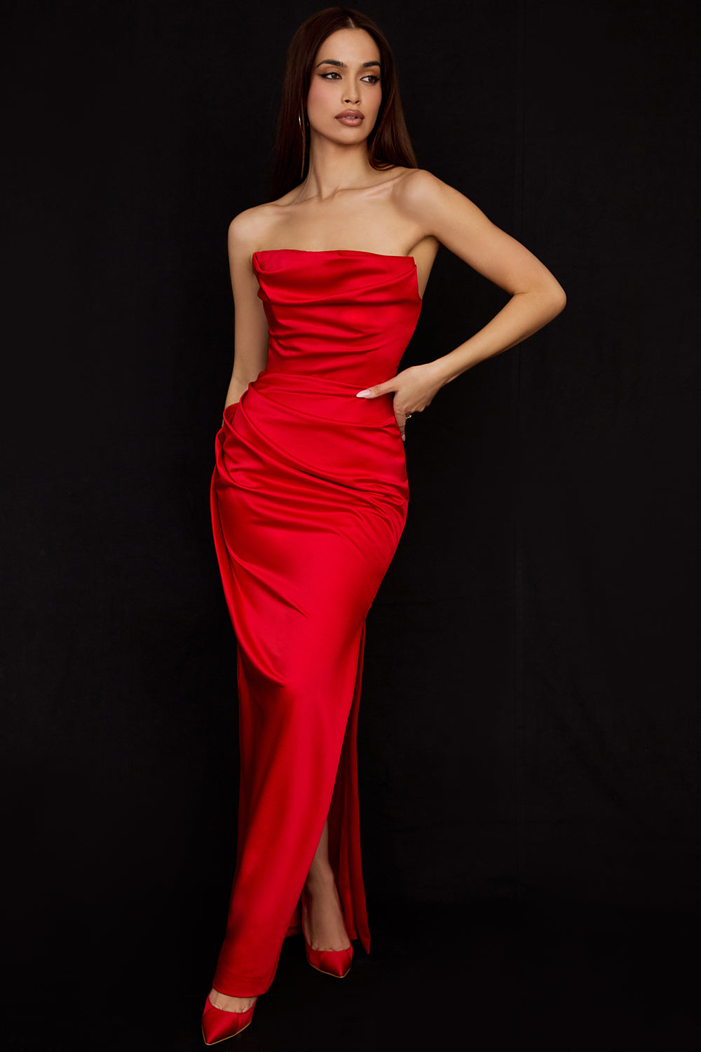 Gabrielle - Elegant dress with seductive slit