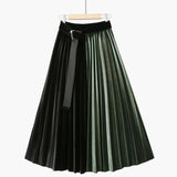 Stylish two-coloured pleated skirt